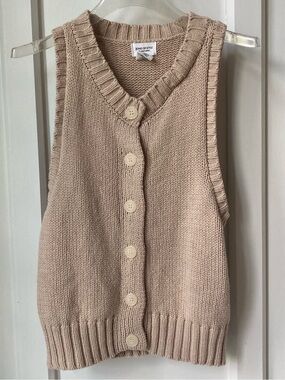 Song of Style Sleeveless V-Neck Button Knit Vest in Beige